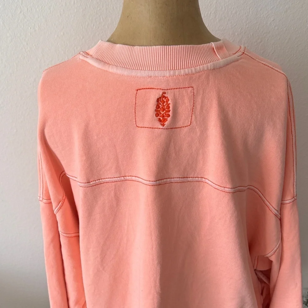 Free People Movement sz M oversized salmon pink sweatshirt great pre owned cond